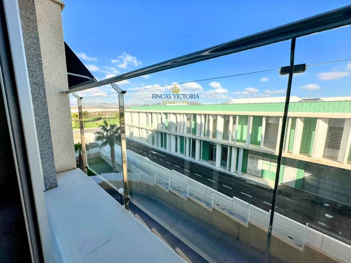 Image No.37-3 Bed Flat for sale