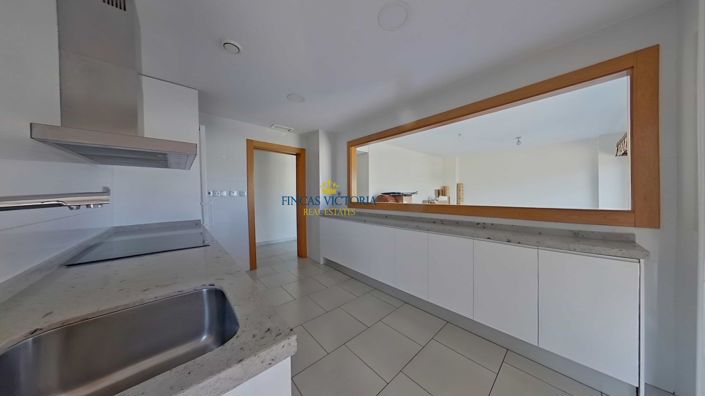 Image No.5-3 Bed Flat for sale