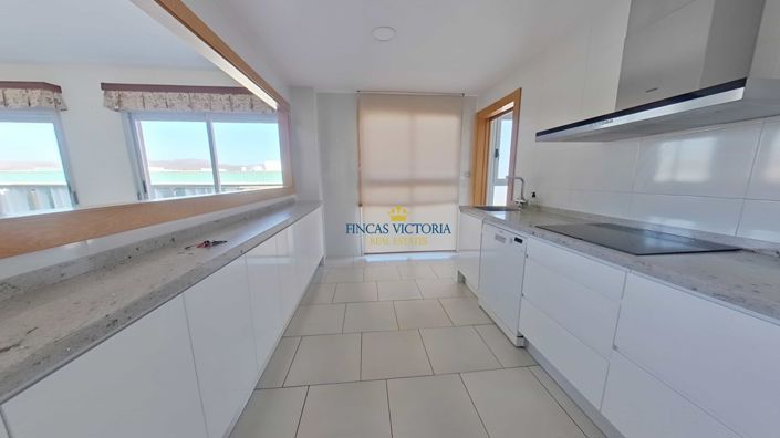 Image No.6-3 Bed Flat for sale