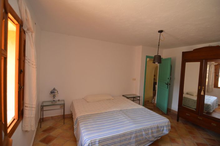 Image No.19-3 Bed Property for sale