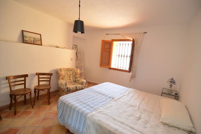 Image No.22-3 Bed Property for sale