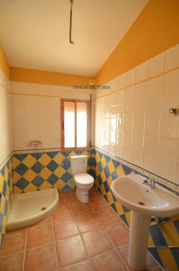 Image No.17-4 Bed Property for sale