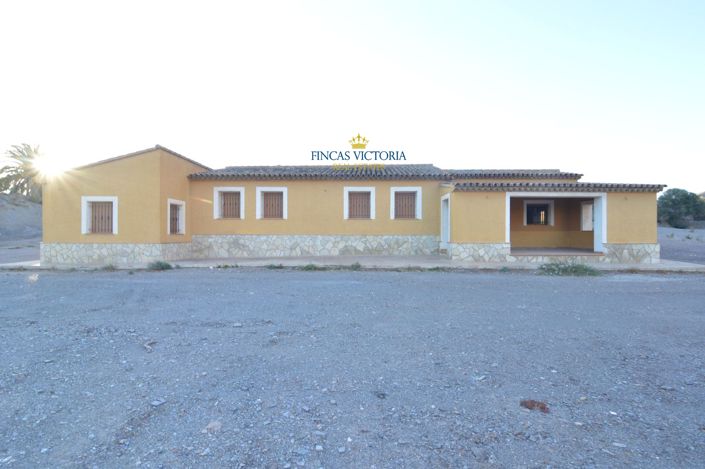 Image No.26-4 Bed Property for sale