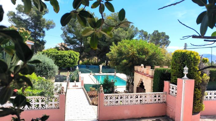 Image No.1-4 Bed Villa for sale