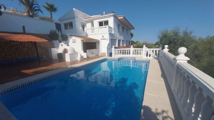 Image No.1-5 Bed Villa for sale