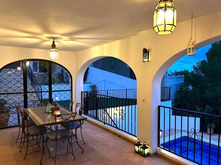 Image No.1-5 Bed Villa for sale