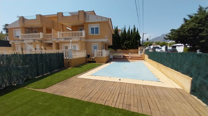 Image No.1-3 Bed Villa for sale