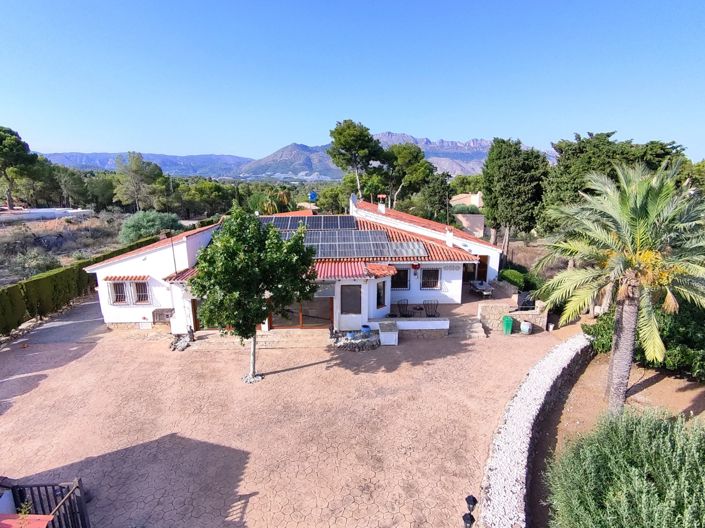 Image No.1-5 Bed Villa for sale
