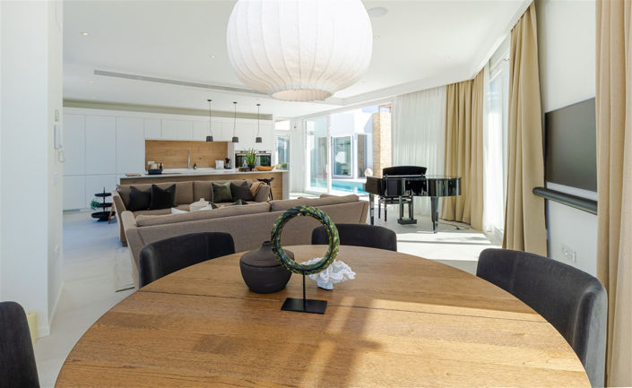 Image No.20-9 Bed Villa for sale