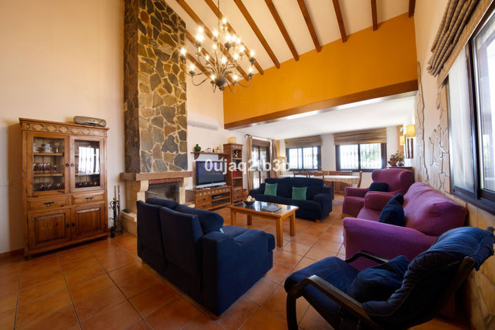 Image No.11-6 Bed Villa for sale