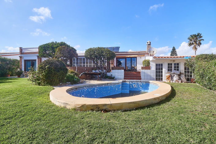 Image No.4-4 Bed Villa for sale