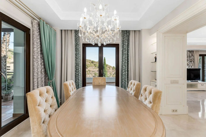 Image No.15-5 Bed Villa for sale