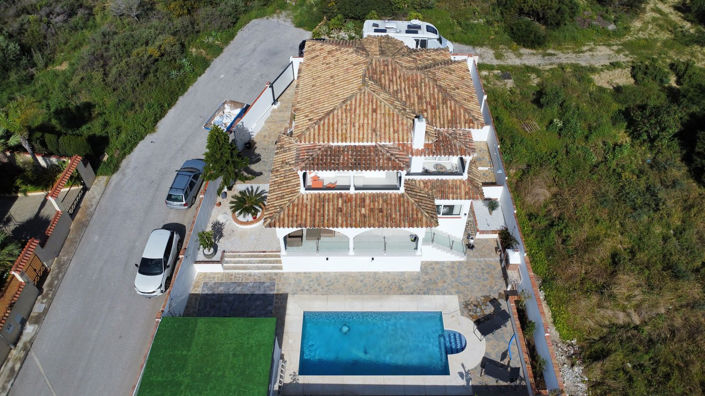Image No.1-4 Bed Villa for sale