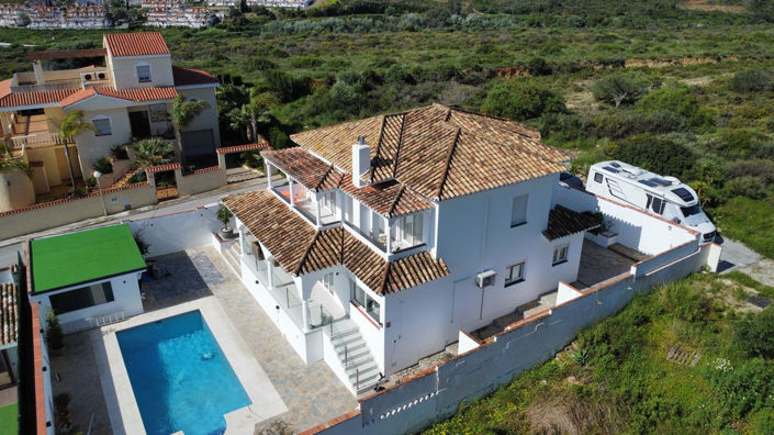 Image No.2-4 Bed Villa for sale
