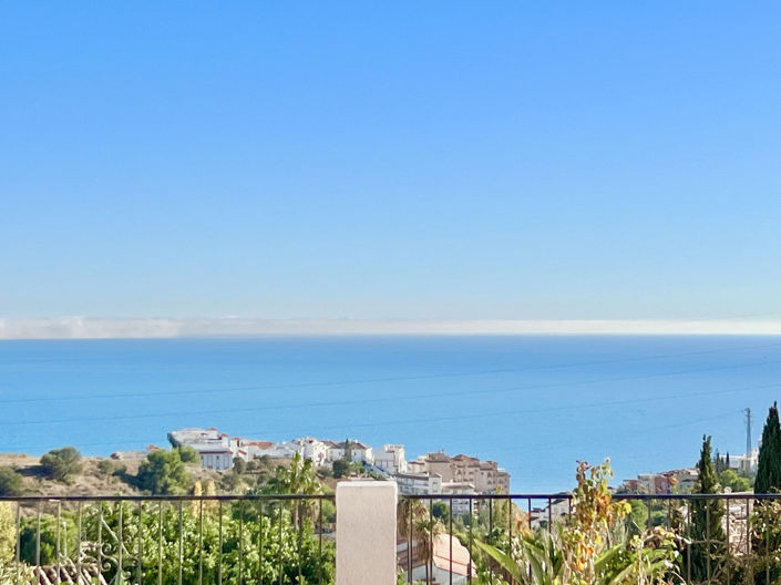 Image No.1-4 Bed Villa for sale