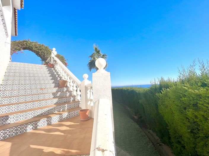 Image No.6-4 Bed Villa for sale