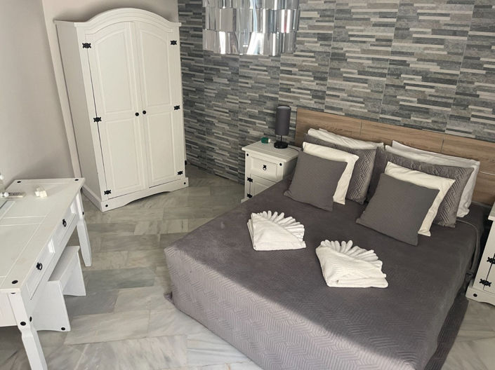 Image No.19-6 Bed Villa for sale