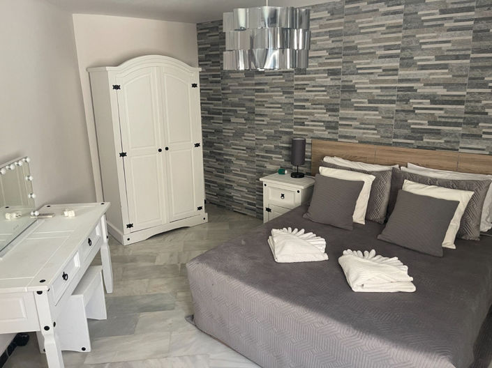 Image No.24-6 Bed Villa for sale