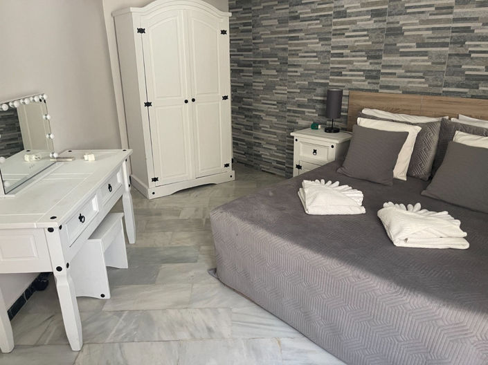 Image No.26-6 Bed Villa for sale