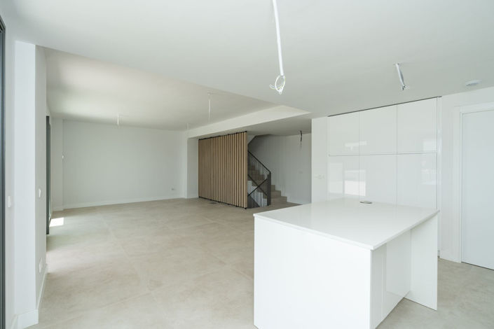 Image No.15-3 Bed Townhouse for sale