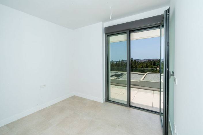 Image No.19-3 Bed Townhouse for sale