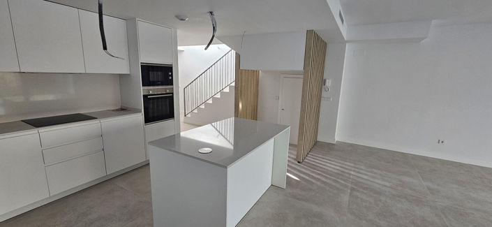 Image No.21-3 Bed Townhouse for sale