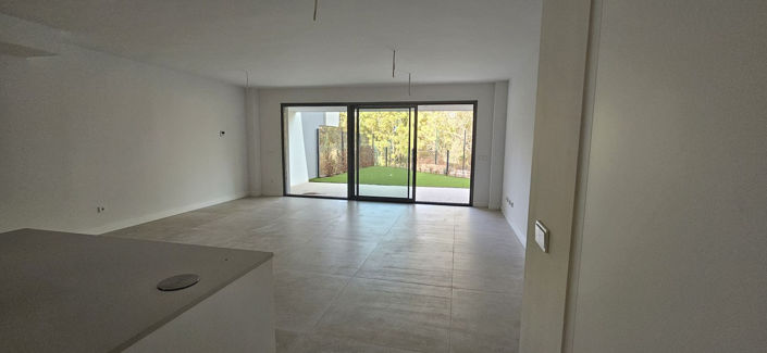 Image No.26-3 Bed Townhouse for sale