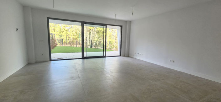 Image No.28-3 Bed Townhouse for sale