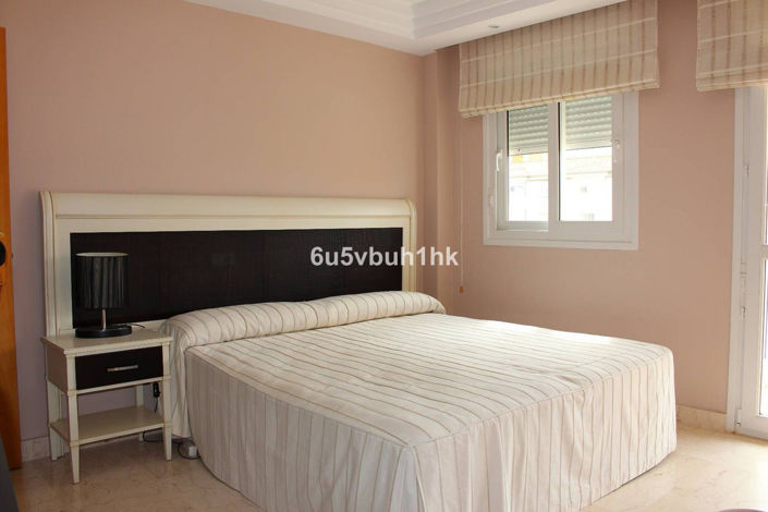 Image No.21-3 Bed Apartment for sale