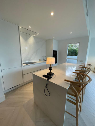 Image No.20-3 Bed Apartment for sale