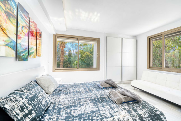 Image No.26-4 Bed Penthouse for sale