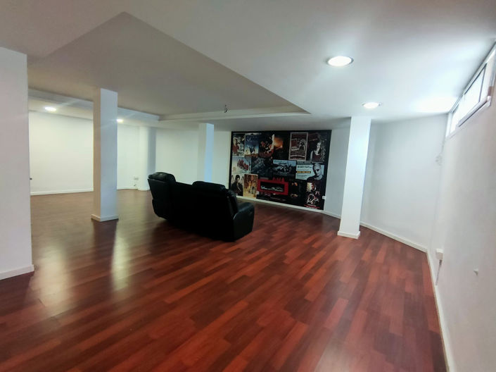 Image No.11-4 Bed Townhouse for sale