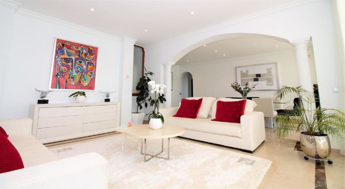 Image No.15-10 Bed Villa for sale