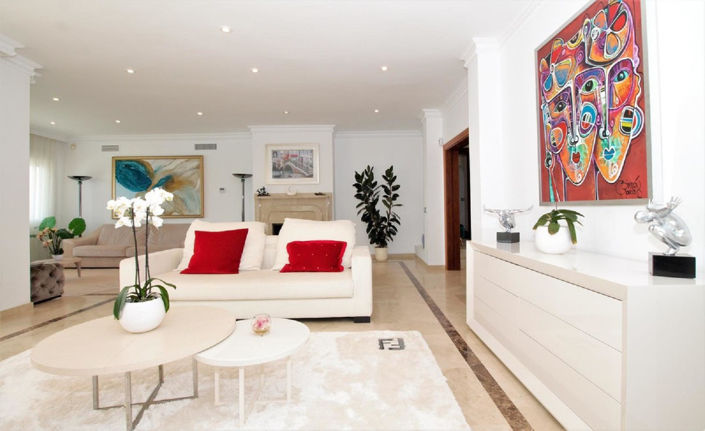 Image No.17-10 Bed Villa for sale