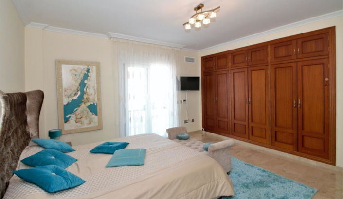 Image No.28-10 Bed Villa for sale