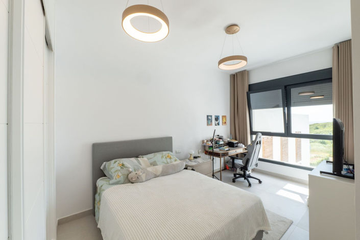 Image No.26-3 Bed Townhouse for sale