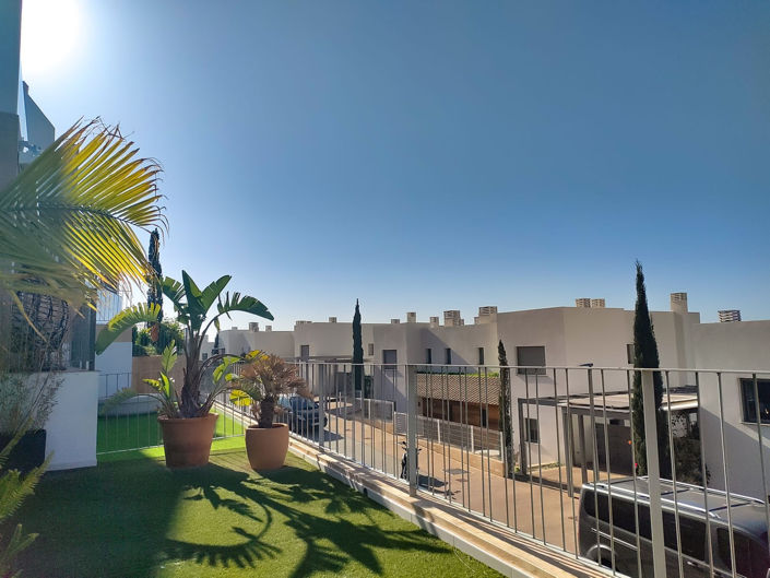 Image No.17-4 Bed Townhouse for sale