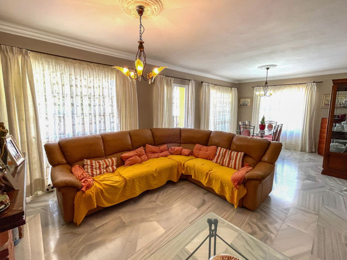 Image No.12-4 Bed Villa for sale