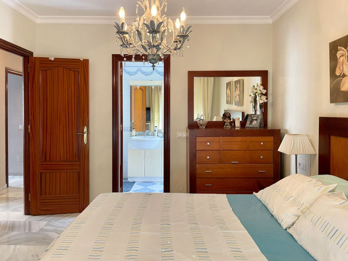 Image No.32-4 Bed Villa for sale