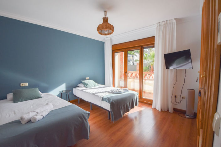 Image No.33-5 Bed Townhouse for sale