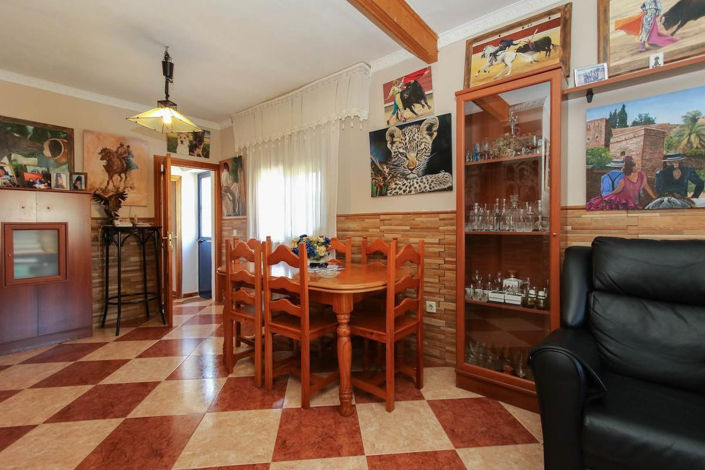 Image No.16-5 Bed Villa for sale