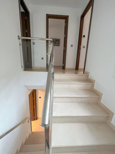 Image No.19-4 Bed Townhouse for sale