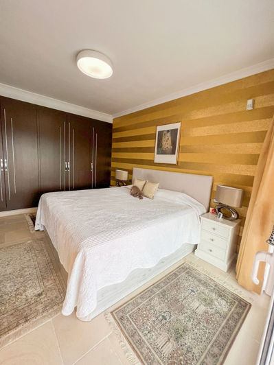 Image No.23-4 Bed Townhouse for sale