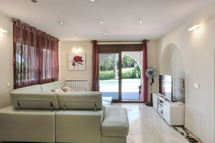 Image No.8-5 Bed Villa for sale