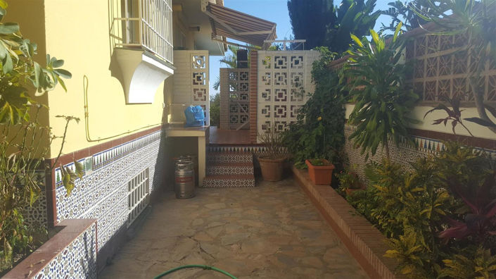 Image No.4-6 Bed Villa for sale