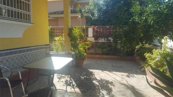 Image No.9-6 Bed Villa for sale