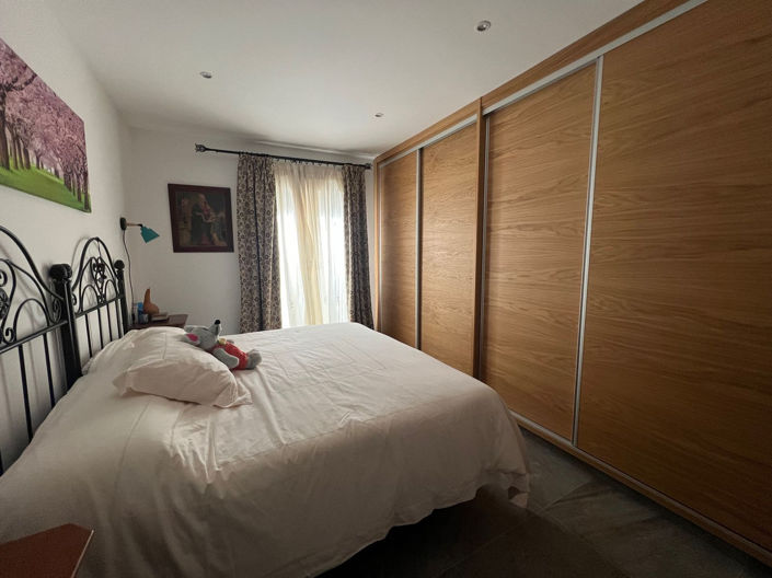 Image No.25-4 Bed Townhouse for sale