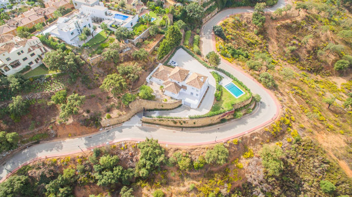 Image No.1-4 Bed Villa for sale