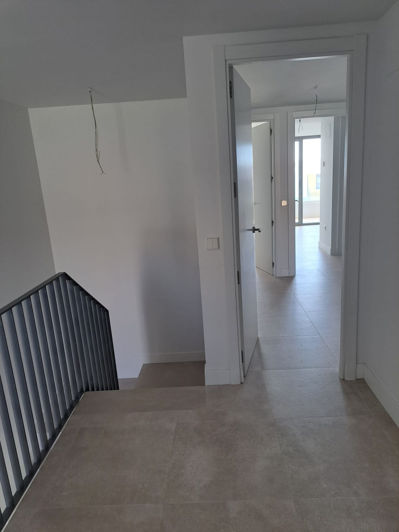 Image No.11-3 Bed Townhouse for sale