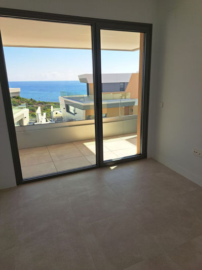 Image No.17-3 Bed Townhouse for sale